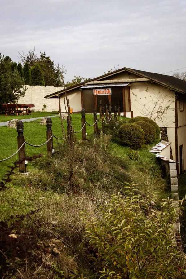 Hotel Rycerski Czeladz Bagian luar foto