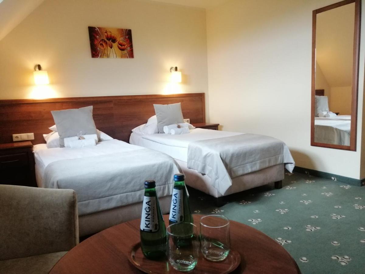 Hotel Rycerski Czeladz Bagian luar foto