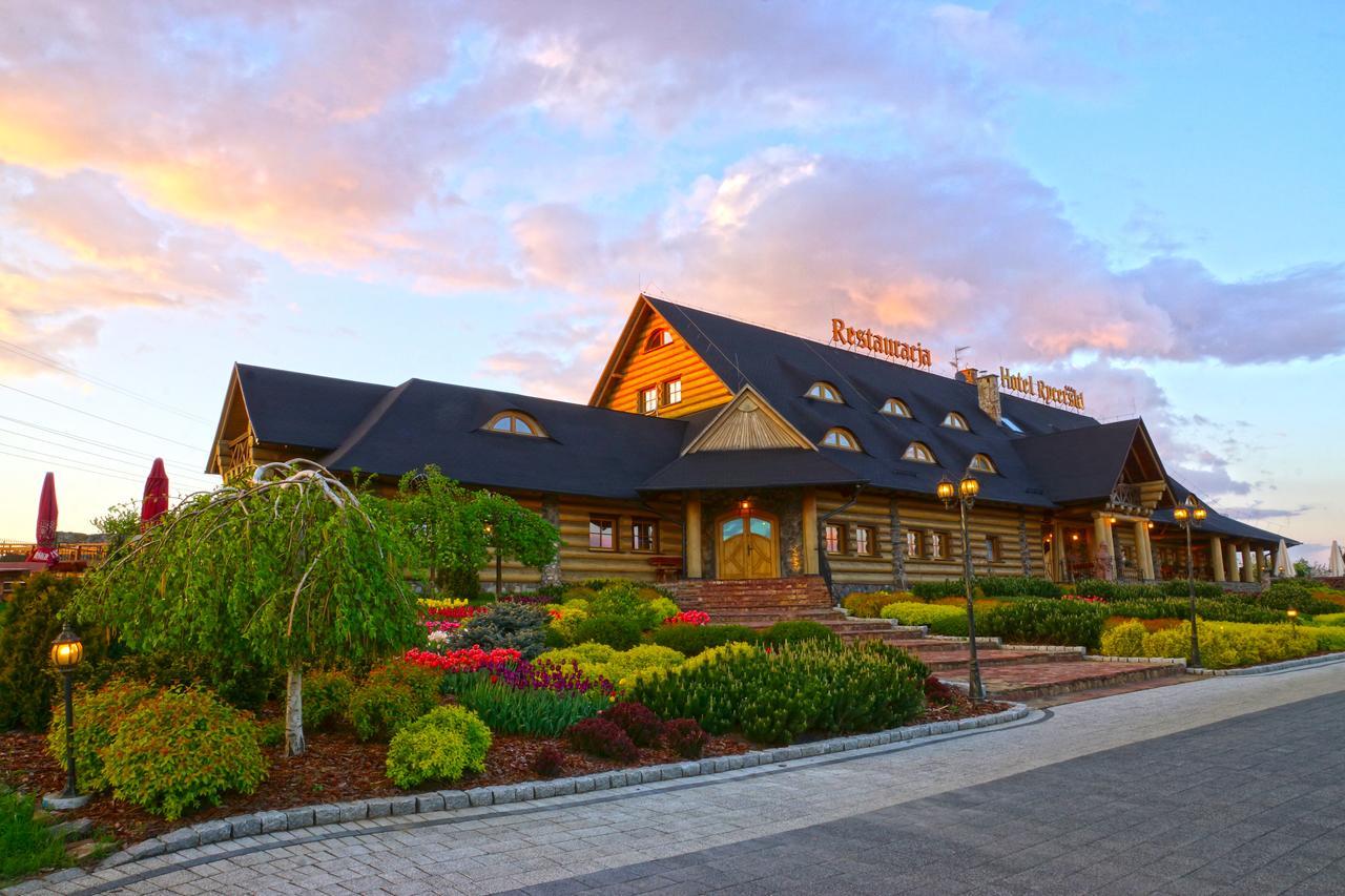 Hotel Rycerski Czeladz Bagian luar foto