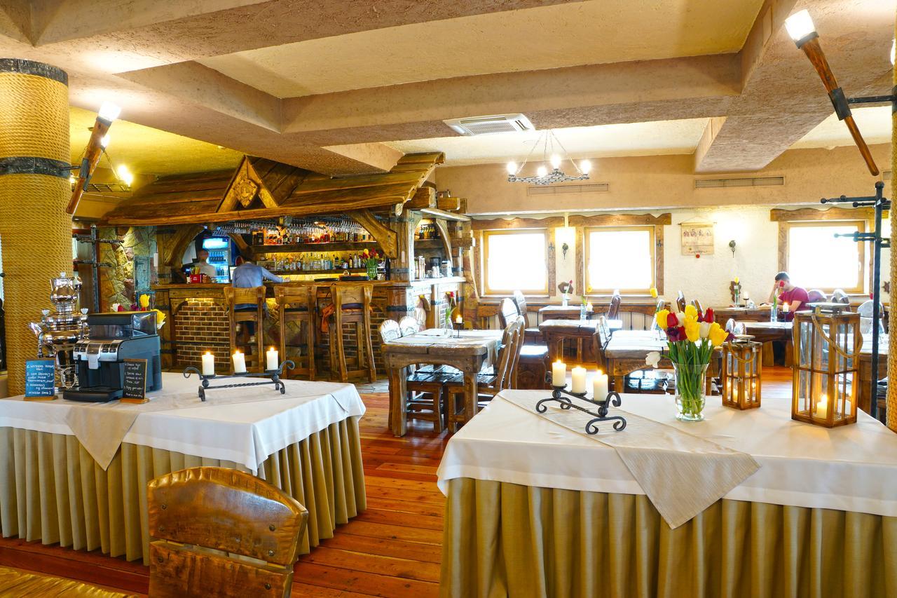 Hotel Rycerski Czeladz Bagian luar foto