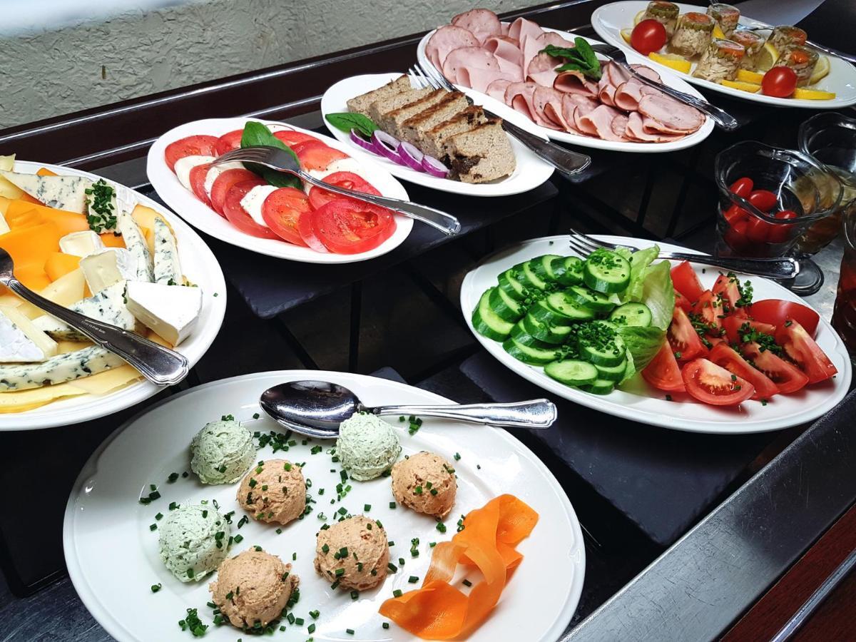 Hotel Rycerski Czeladz Bagian luar foto