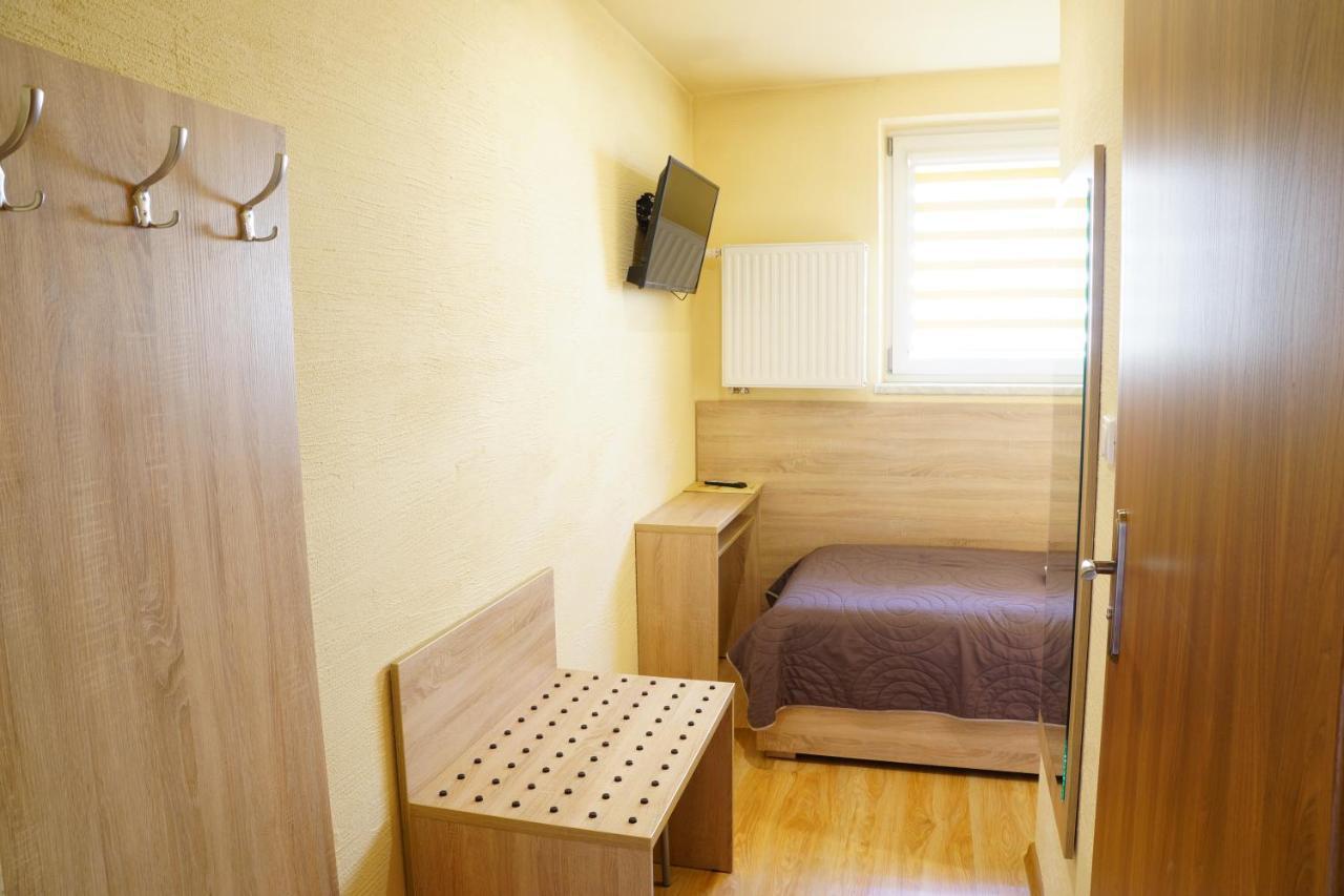 Hotel Rycerski Czeladz Bagian luar foto